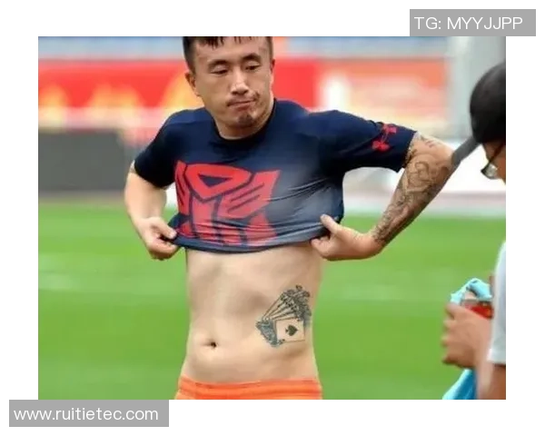 张伟独家揭秘足球技巧与战术分析助你提升球技的心得分享